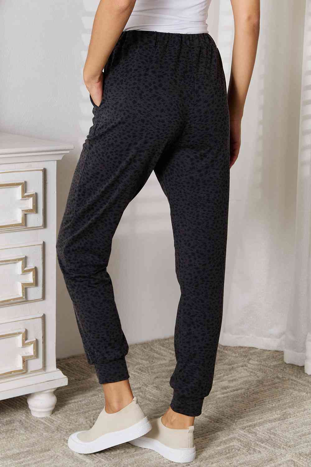 ladies sweatpants with pockets